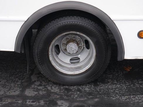 Used 2014 Chevrolet Express 4500 w/ Shuttle Bus Package RWD image 9