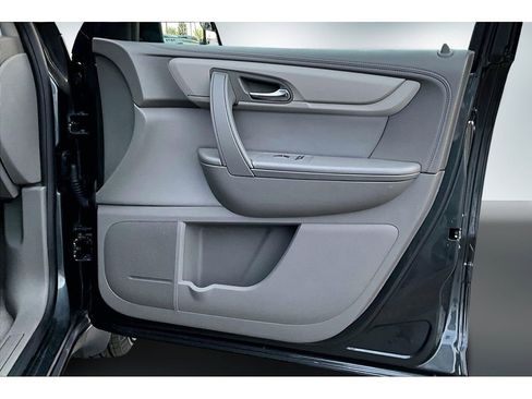 Used 2013 Chevrolet Traverse LS image 27