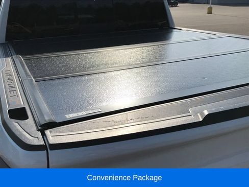 Used 2022 Chevrolet Silverado 1500 LT Trail Boss w/ LT Trail Boss Premium Package AWD/4WD image 5