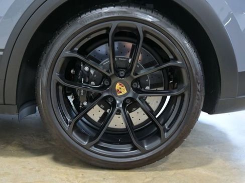 Used 2022 Porsche Cayenne Turbo GT AWD/4WD image 11