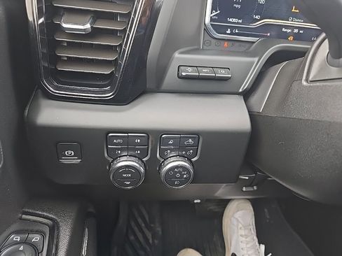 Used 2024 GMC Sierra 3500 AT4 w/ AT4 Premium Plus Package image 18