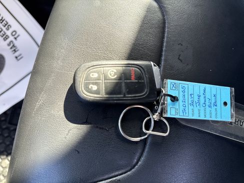 Used 2019 Jeep Cherokee Latitude Plus w/ Cold Weather Group image 30