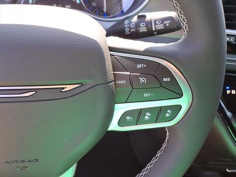 New 2027 Chrysler Pacifica Select FWD image 24