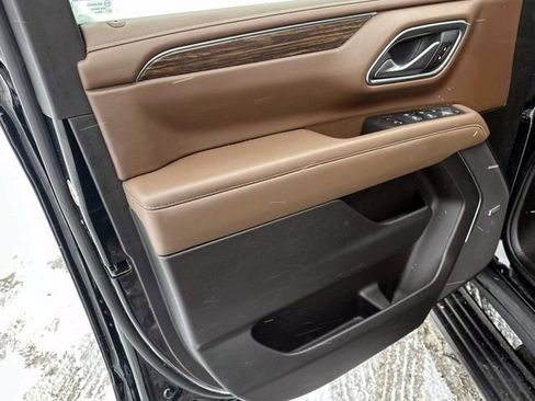 Used 2023 Chevrolet Suburban High Country image 18