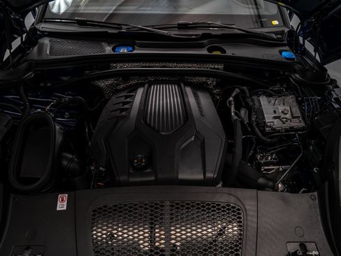 Used 2025 Porsche Macan image 30