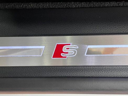 Used 2021 Audi S8 L image 15