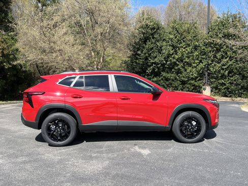 New 2026 Chevrolet Trax LT w/ Midnight Edition image 10