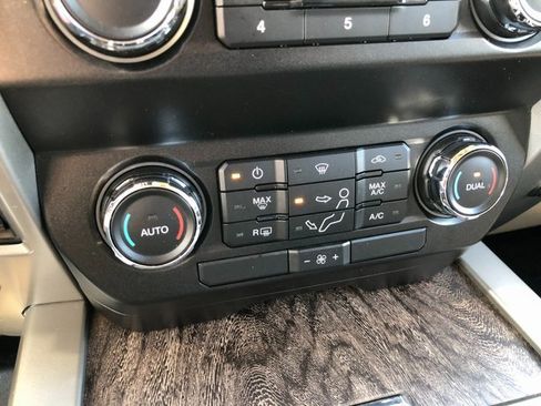 Used 2019 Ford F350 Lariat w/ Chrome Package image 10