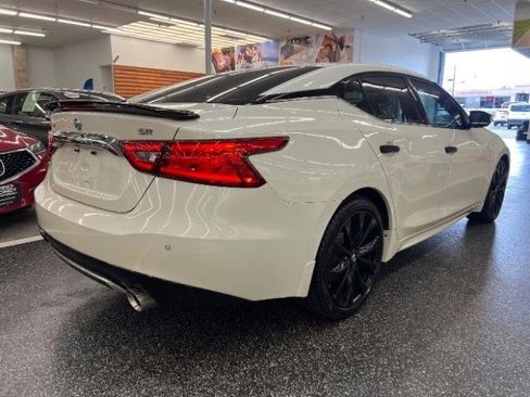 Used 2017 Nissan Maxima SR w/ Midnight Edition FWD image 7