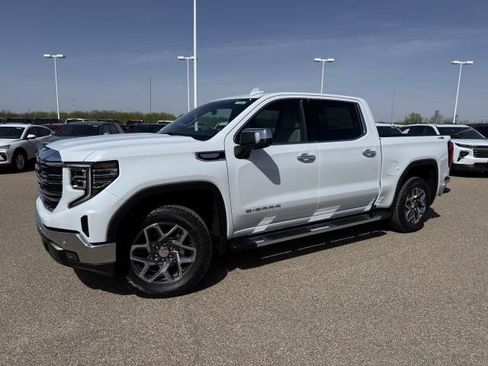 New 2026 GMC Sierra 1500 SLT image 2