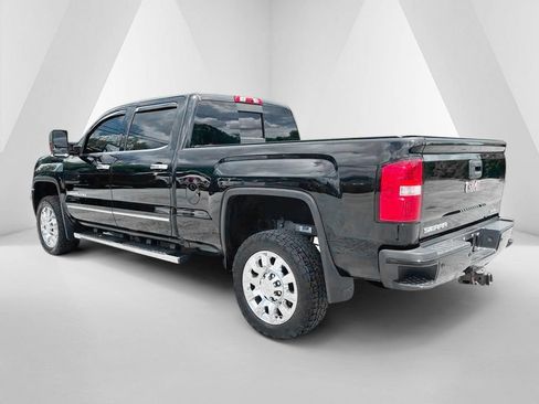 Used 2017 GMC Sierra 2500 Denali AWD/4WD image 5