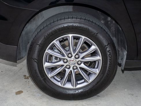 Used 2024 Buick Enclave Essence w/ Technology Package FWD image 43