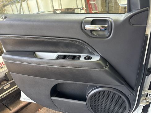 Used 2016 Jeep Compass High Altitude image 12