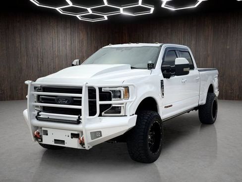 Used 2020 Ford F250 Platinum w/ FX4 Off-Road Package AWD/4WD image 7