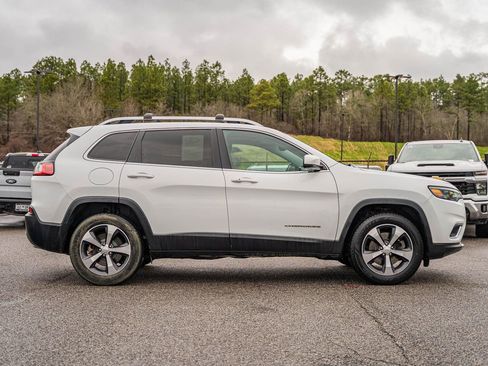 Used 2019 Jeep Cherokee Limited AWD/4WD image 8