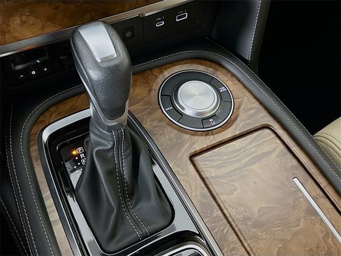 Used 2024 Nissan Armada SL w/ Captain's Chairs Package image 19