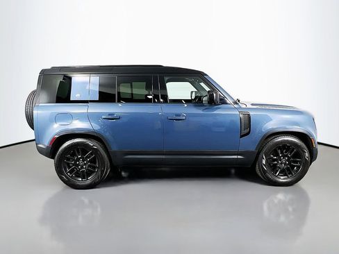Used 2022 Land Rover Defender 110 S image 4