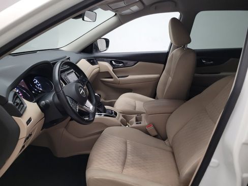 Used 2020 Nissan Rogue SV w/ Premium Package FWD image 17