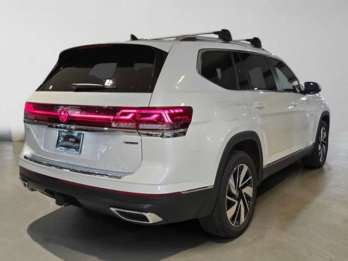 Used 2025 Volkswagen Atlas SEL AWD/4WD image 3