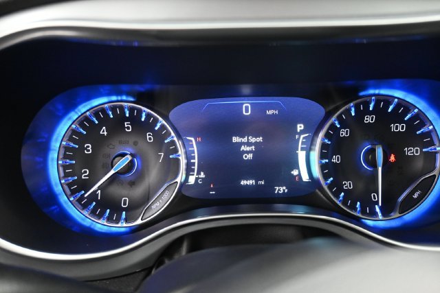 Used 2025 Chrysler Pacifica Limited FWD image 9
