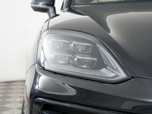 Certified 2026 Porsche Cayenne S w/ Premium Package Plus AWD/4WD image 11