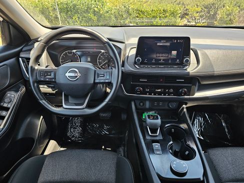 Used 2025 Nissan Rogue SV AWD/4WD image 21