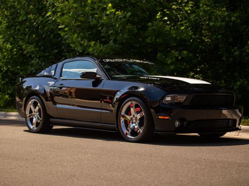 Used 2010 Ford Mustang GT RWD image 19