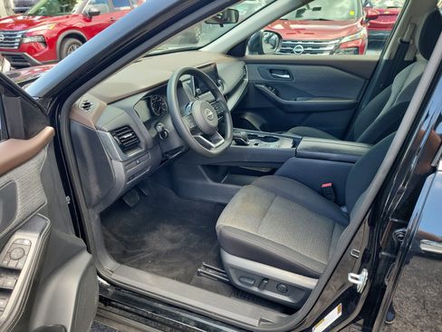 Certified 2022 Nissan Rogue SV FWD image 11