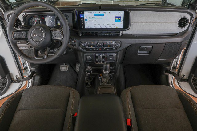 Used 2024 Jeep Wrangler Unlimited w/ Convenience Group AWD/4WD image 36