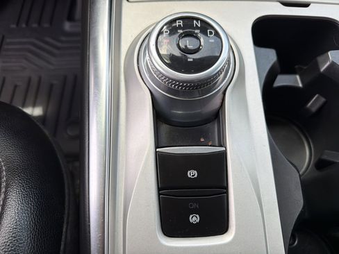 Used 2022 Ford Explorer Limited w/ Equipment Group 301A RWD image 11