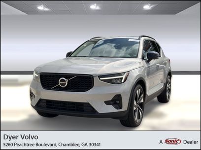 Used 2023 Volvo XC40 B4 Plus w/ Protection Package Premier