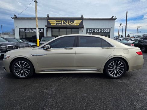 Used 2017 Lincoln Continental Select image 11