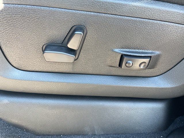New 2026 RAM 2500 Laramie AWD/4WD image 18