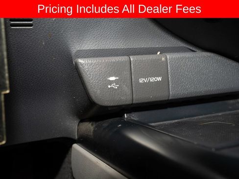 Used 2019 Toyota Camry SE FWD image 14