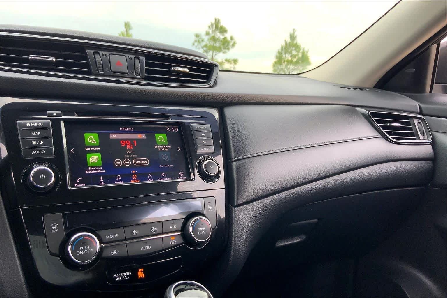 Used 2018 Nissan Rogue SV w/ Premium Package FWD image 35