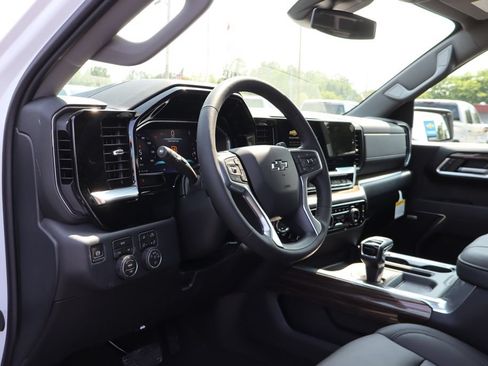 New 2026 Chevrolet Silverado 1500 RST w/ Redline Edition AWD/4WD image 8