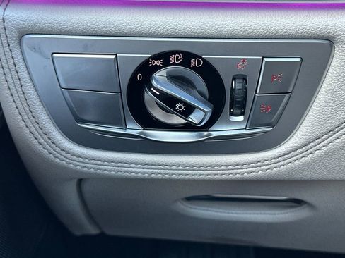 Used 2022 BMW ALPINA B7 xDrive w/ Luxury Rear Seating Package image 31