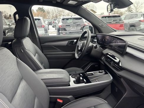 Used 2025 Buick Enclave Sport Touring w/ Power Package image 15