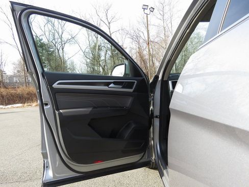 Used 2022 Volkswagen Atlas SE image 9