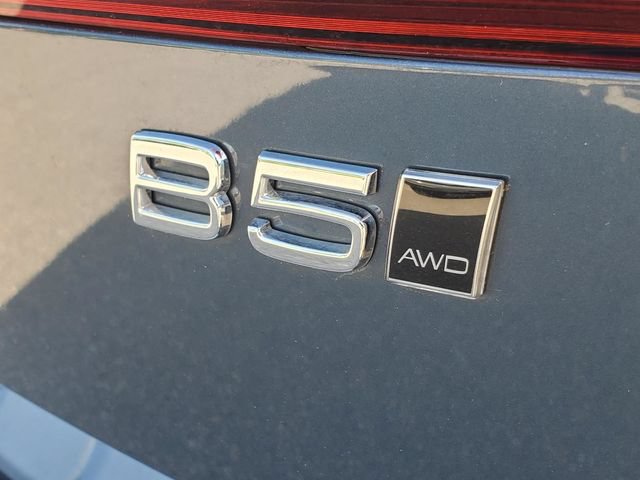 Certified 2026 Volvo XC60 B5 Plus AWD/4WD image 8