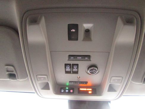 Used 2019 Cadillac Escalade Luxury w/ Escalade Sport Edition image 13