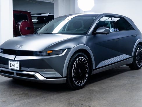 Used 2024 Hyundai Ioniq 5 Limited image 3