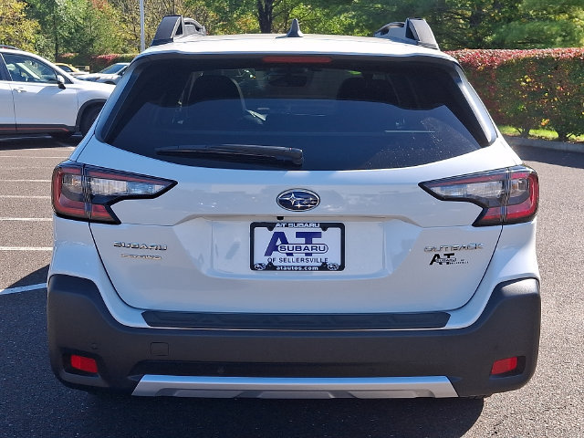 Certified 2025 Subaru Outback Limited w/ Tech Package 2 AWD/4WD image 5