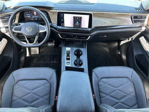 Used 2024 Volkswagen Atlas SE FWD image 14