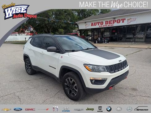 Used 2019 Jeep Compass Trailhawk AWD/4WD image 1