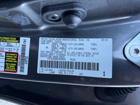 Used 2024 Toyota Tundra Limited image 22