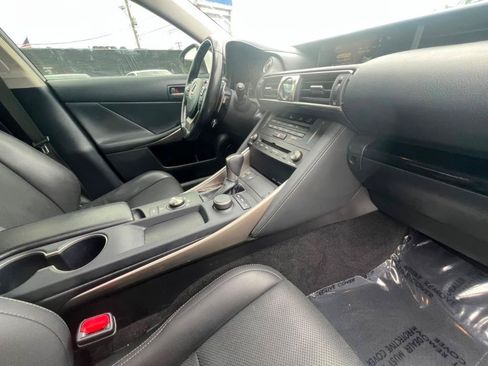 Used 2019 Lexus IS 300 w/ Premium Package RWD image 17