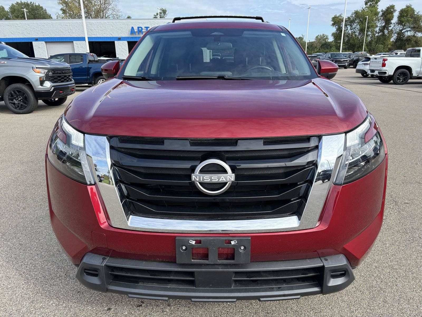 Used 2024 Nissan Pathfinder SV w/ Lighting Package (N92) AWD/4WD image 10