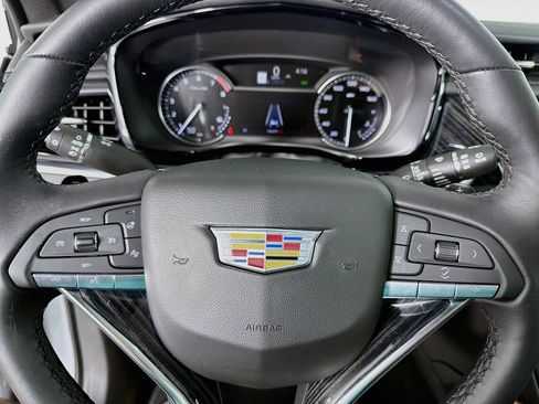 Used 2025 Cadillac XT6 Premium Luxury FWD image 16