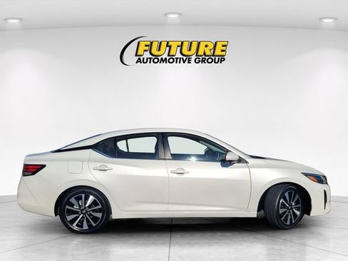 Used 2025 Nissan Sentra SV w/ SV Premium Package FWD image 3